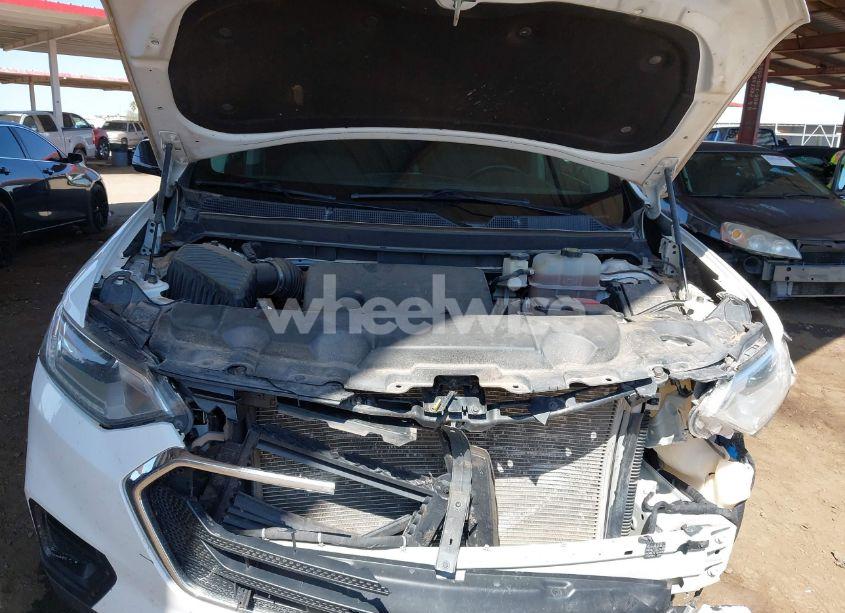 Photo 10 of 2019 Chevrolet Traverse LS (VIN 1GNERFKW6KJ159531)