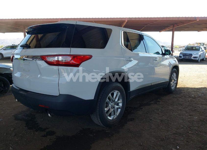 Photo 4 of 2019 Chevrolet Traverse LS (VIN 1GNERFKW6KJ159531)