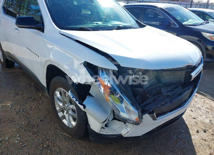 Photo 6 of 2019 Chevrolet Traverse LS (VIN 1GNERFKW6KJ269768)