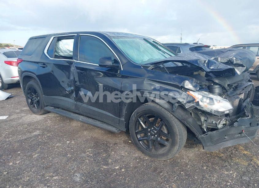 2019 Chevrolet Traverse LS (VIN 1GNERFKW6KJ270368) main photo