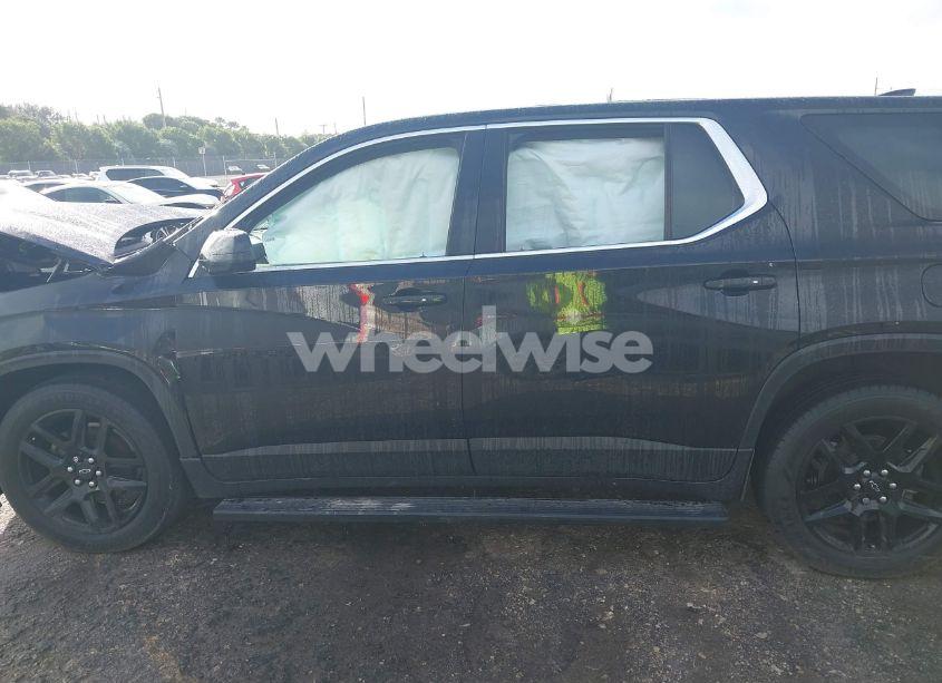 Photo 14 of 2019 Chevrolet Traverse LS (VIN 1GNERFKW6KJ270368)