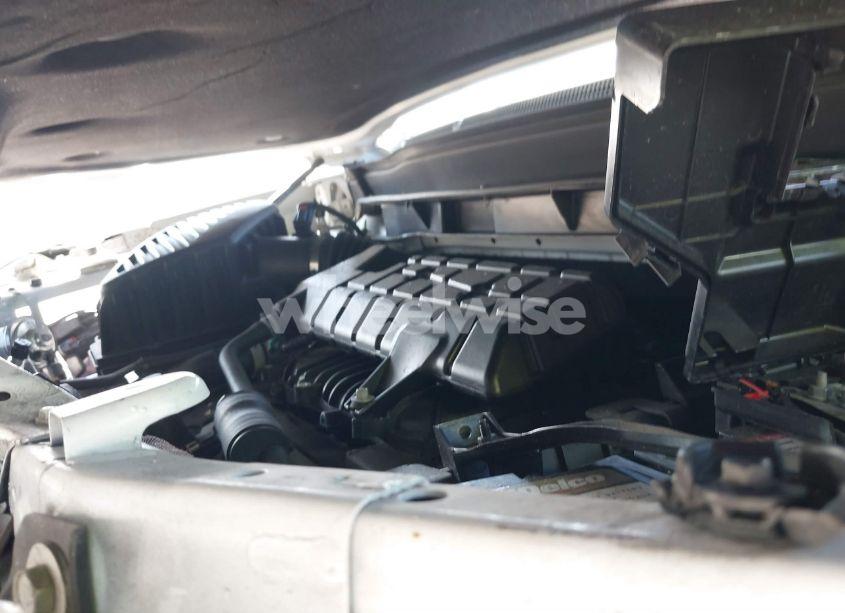 Photo 10 of 2019 Chevrolet Traverse LS (VIN 1GNERFKW6KJ295870)