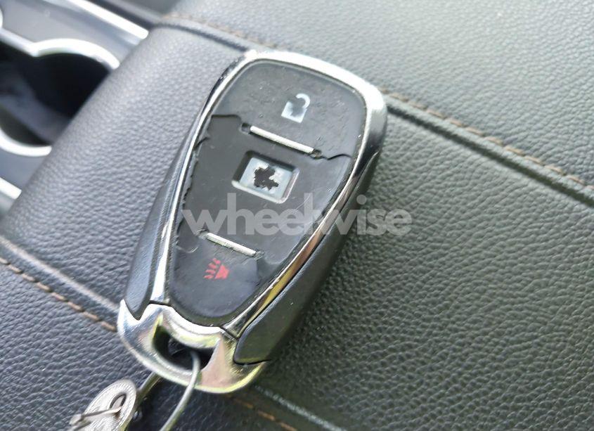 Photo 11 of 2019 Chevrolet Traverse LS (VIN 1GNERFKW6KJ295870)