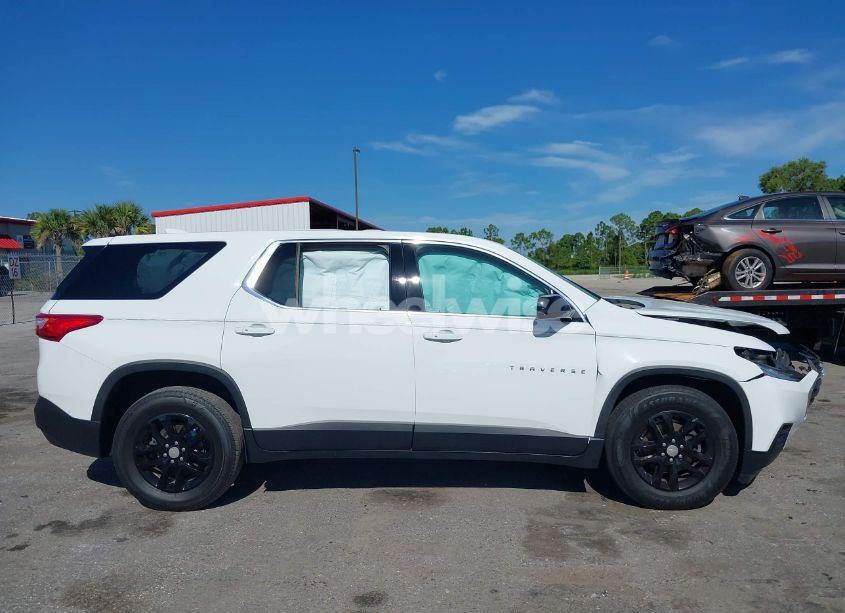 Photo 14 of 2019 Chevrolet Traverse LS (VIN 1GNERFKW6KJ295870)