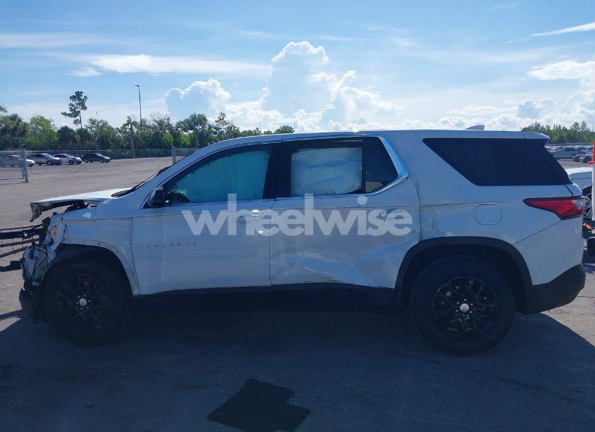 Photo 15 of 2019 Chevrolet Traverse LS (VIN 1GNERFKW6KJ295870)