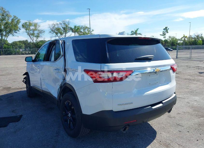 Photo 3 of 2019 Chevrolet Traverse LS (VIN 1GNERFKW6KJ295870)