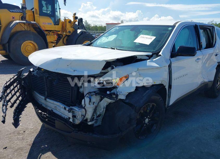 Photo 6 of 2019 Chevrolet Traverse LS (VIN 1GNERFKW6KJ295870)