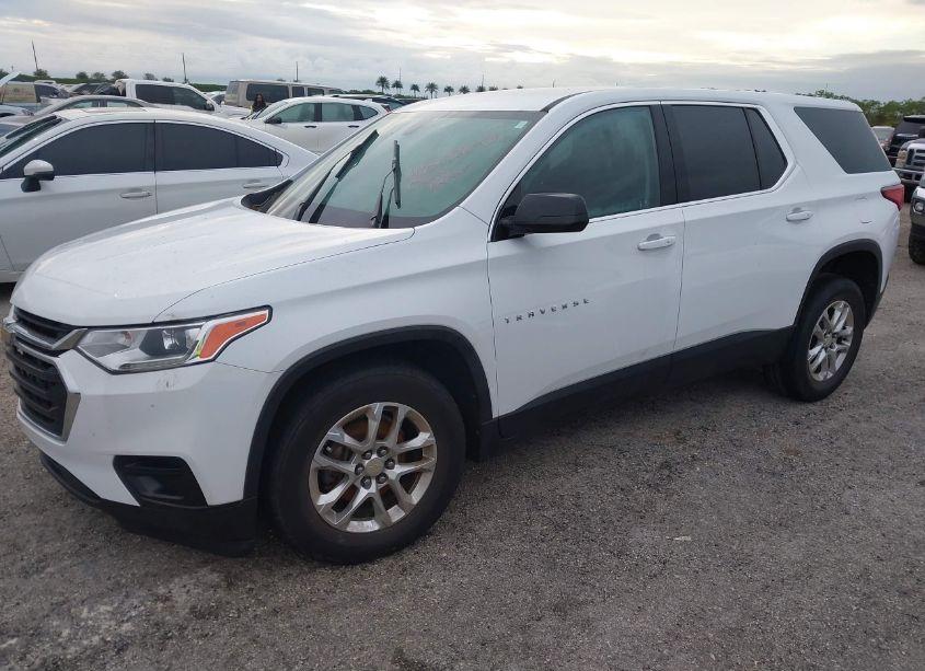 Photo 2 of 2020 Chevrolet Traverse FWD LS (VIN 1GNERFKW6LJ292761)