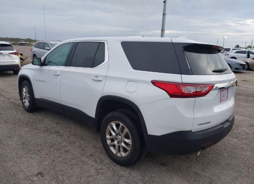 Photo 3 of 2020 Chevrolet Traverse FWD LS (VIN 1GNERFKW6LJ292761)