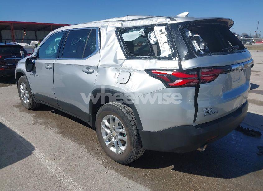 Photo 3 of 2022 Chevrolet Traverse FWD LS (VIN 1GNERFKW6NJ162594)