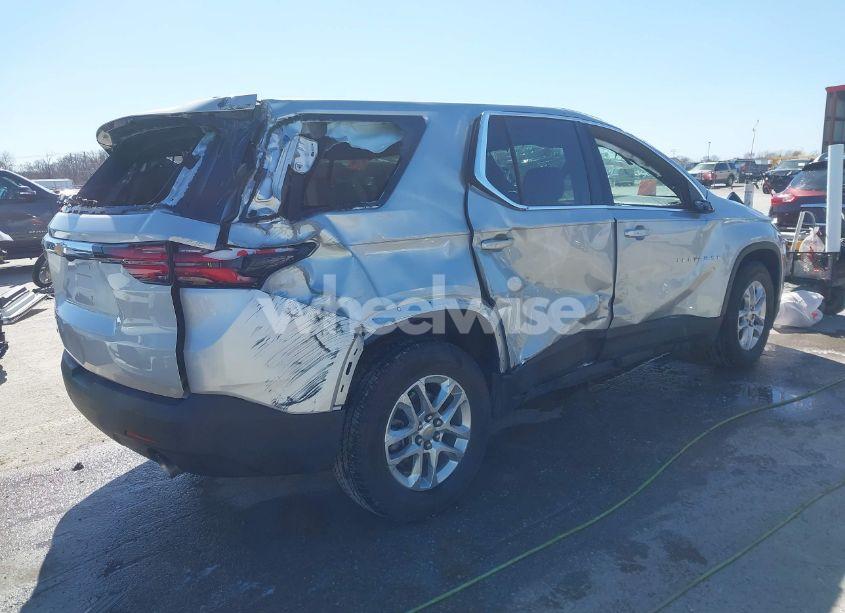 Photo 4 of 2022 Chevrolet Traverse FWD LS (VIN 1GNERFKW6NJ162594)
