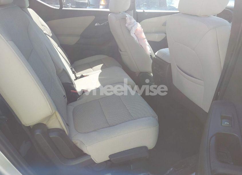 Photo 8 of 2022 Chevrolet Traverse FWD LS (VIN 1GNERFKW6NJ162594)