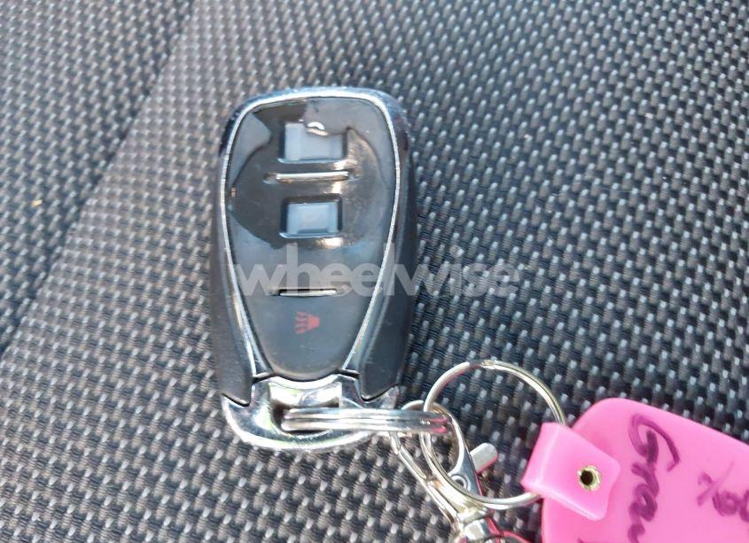 Photo 11 of 2018 Chevrolet Traverse LS (VIN 1GNERFKW7JJ217645)