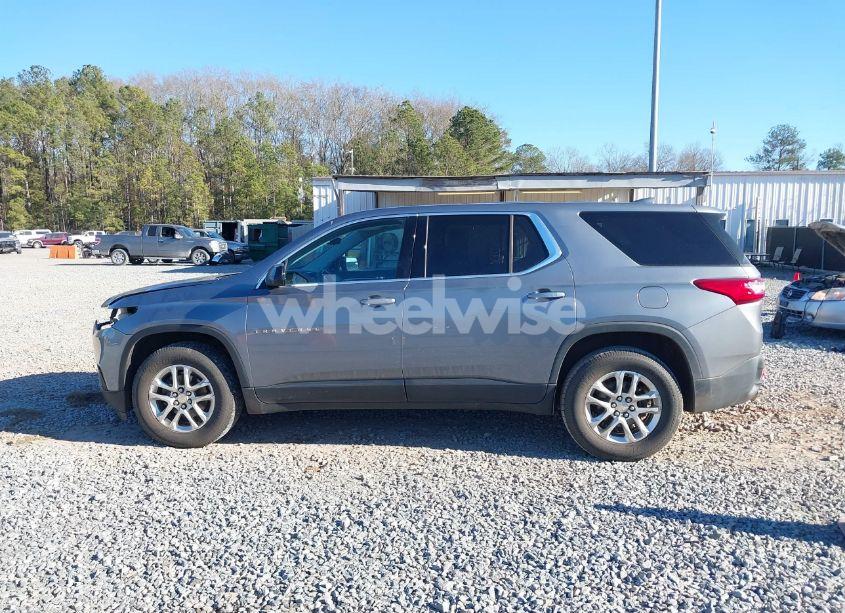 Photo 14 of 2018 Chevrolet Traverse LS (VIN 1GNERFKW7JJ217645)