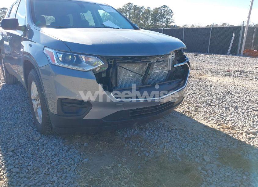 Photo 18 of 2018 Chevrolet Traverse LS (VIN 1GNERFKW7JJ217645)