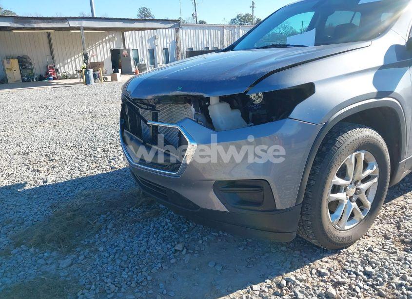 Photo 19 of 2018 Chevrolet Traverse LS (VIN 1GNERFKW7JJ217645)