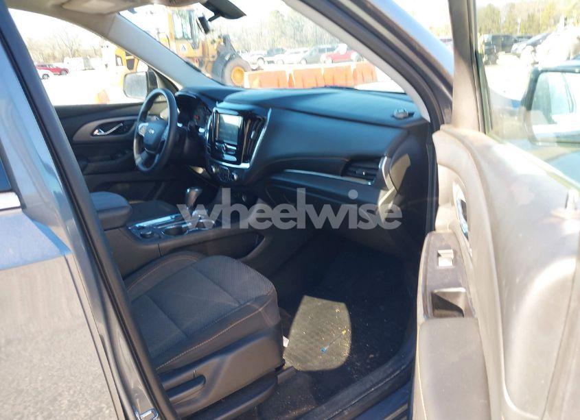 Photo 5 of 2018 Chevrolet Traverse LS (VIN 1GNERFKW7JJ217645)