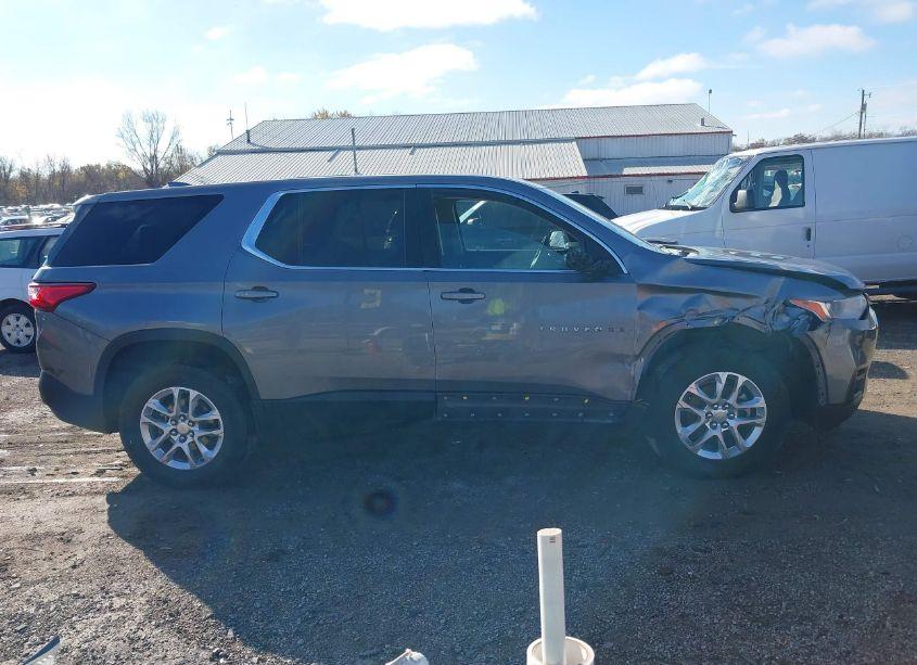 Photo 13 of 2019 Chevrolet Traverse LS (VIN 1GNERFKW7KJ137893)