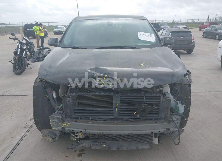 Photo 12 of 2019 Chevrolet Traverse LS (VIN 1GNERFKW7KJ196992)