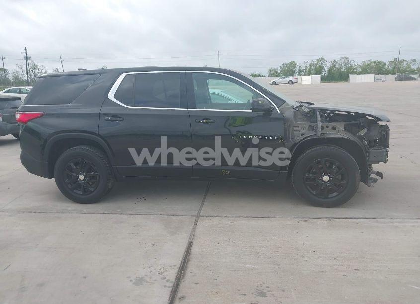 Photo 13 of 2019 Chevrolet Traverse LS (VIN 1GNERFKW7KJ196992)