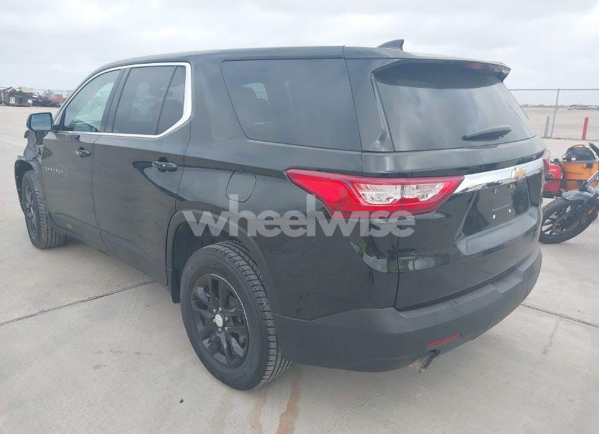 Photo 3 of 2019 Chevrolet Traverse LS (VIN 1GNERFKW7KJ196992)