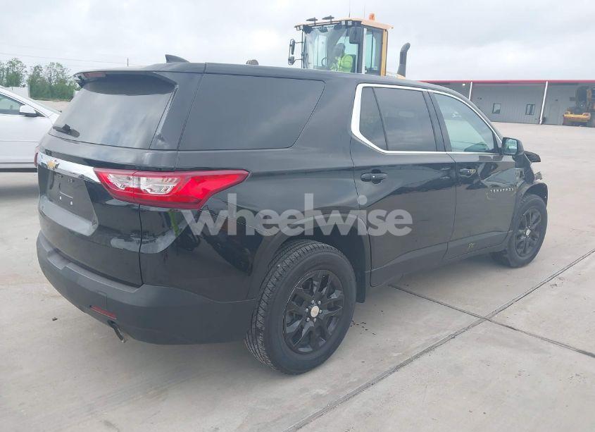 Photo 4 of 2019 Chevrolet Traverse LS (VIN 1GNERFKW7KJ196992)