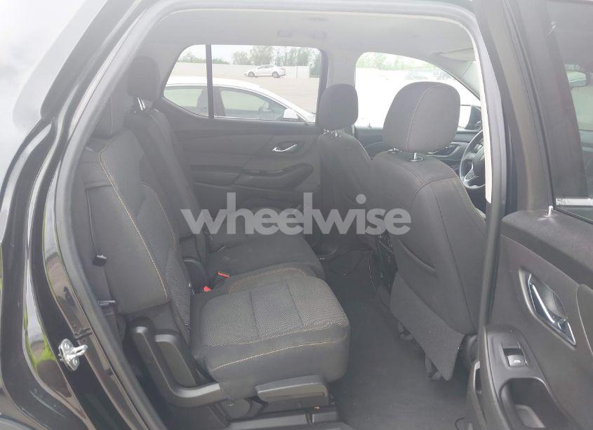 Photo 8 of 2019 Chevrolet Traverse LS (VIN 1GNERFKW7KJ196992)