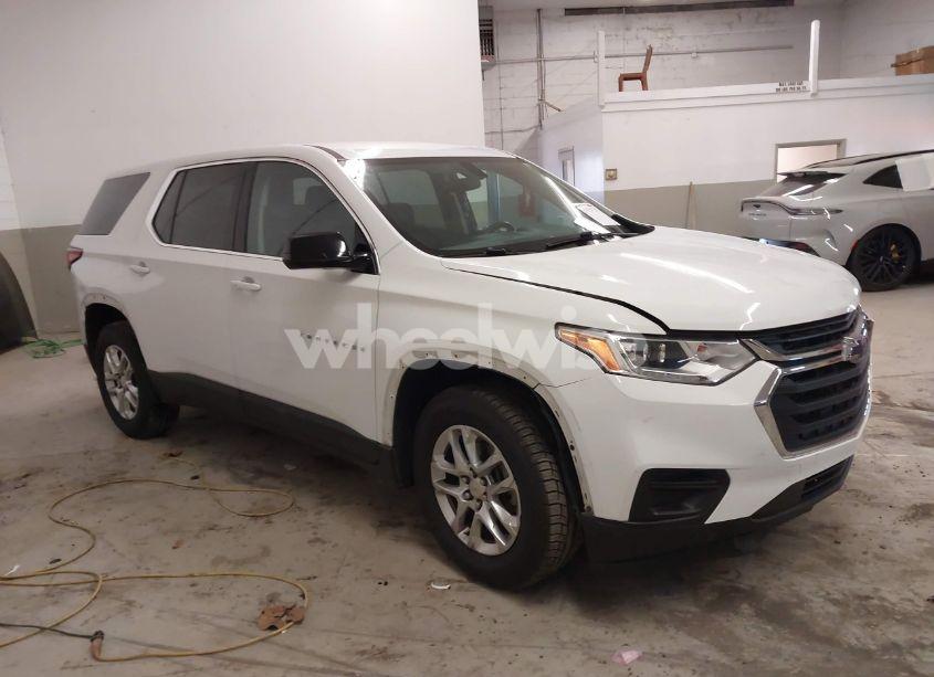 2019 Chevrolet Traverse LS (VIN 1GNERFKW7KJ232566) main photo