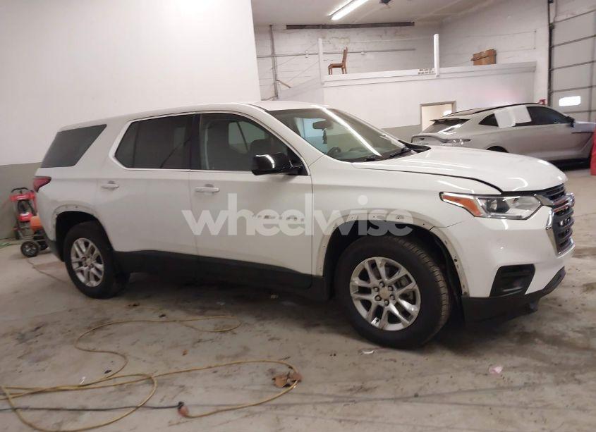 Photo 14 of 2019 Chevrolet Traverse LS (VIN 1GNERFKW7KJ232566)