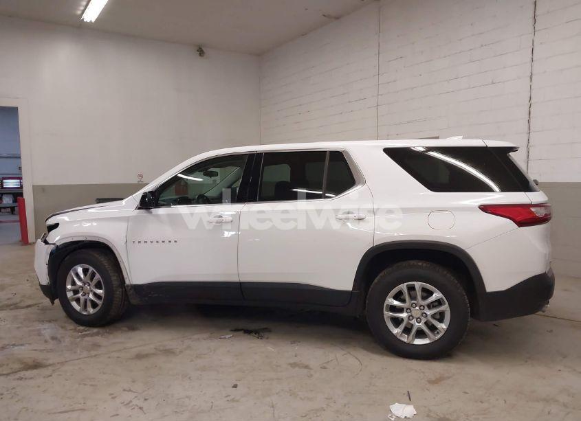 Photo 15 of 2019 Chevrolet Traverse LS (VIN 1GNERFKW7KJ232566)