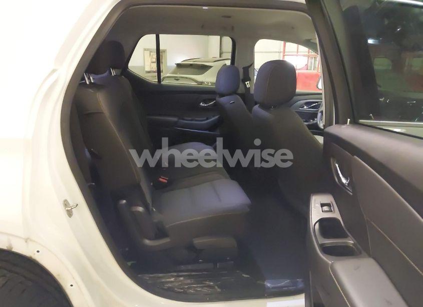 Photo 8 of 2019 Chevrolet Traverse LS (VIN 1GNERFKW7KJ232566)