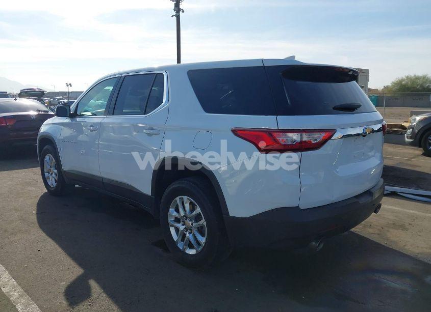 Photo 3 of 2020 Chevrolet Traverse FWD LS (VIN 1GNERFKW7LJ115555)