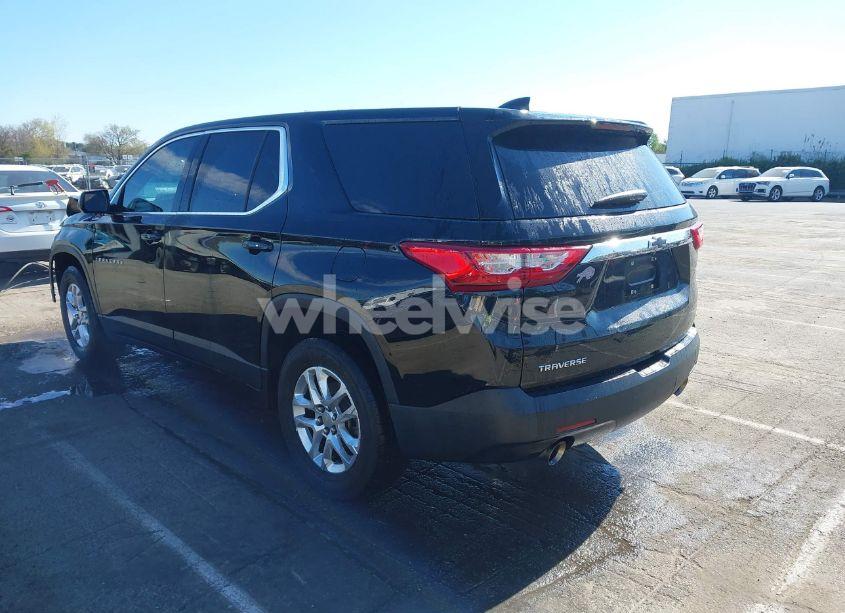 Photo 3 of 2020 Chevrolet Traverse FWD LS (VIN 1GNERFKW7LJ207118)