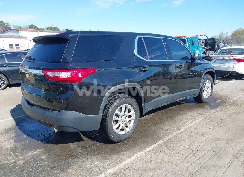 Photo 4 of 2020 Chevrolet Traverse FWD LS (VIN 1GNERFKW7LJ207118)