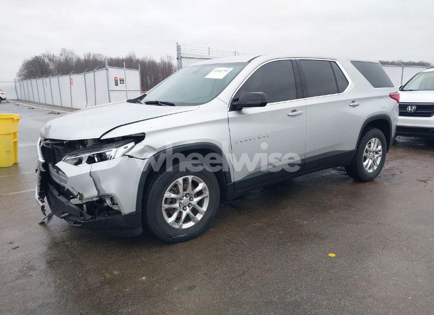 Photo 2 of 2020 Chevrolet Traverse FWD LS (VIN 1GNERFKW7LJ207622)