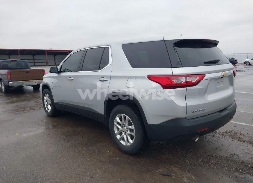 Photo 3 of 2020 Chevrolet Traverse FWD LS (VIN 1GNERFKW7LJ207622)