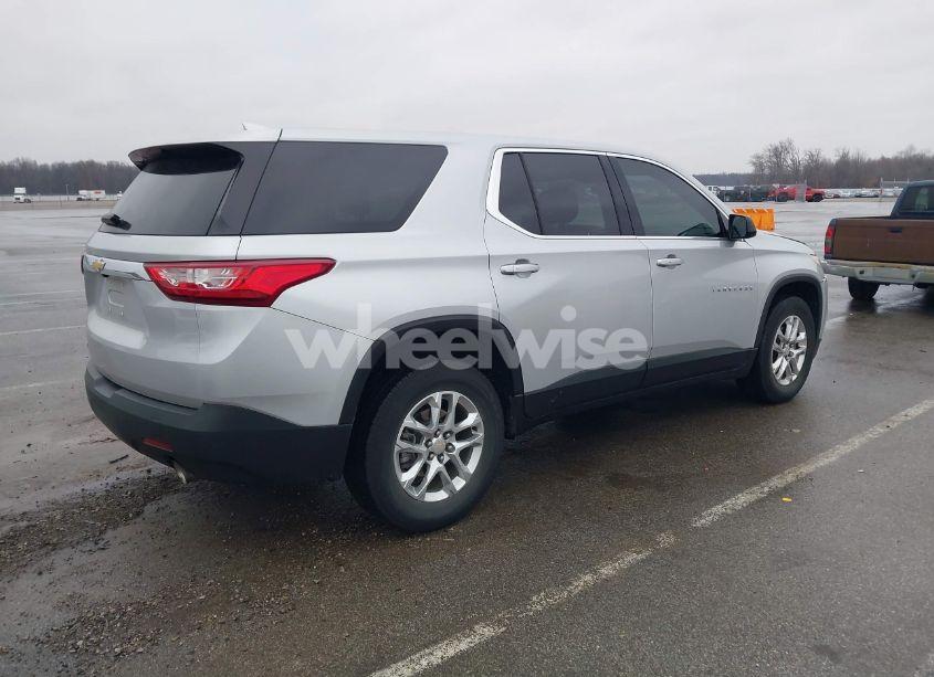 Photo 4 of 2020 Chevrolet Traverse FWD LS (VIN 1GNERFKW7LJ207622)