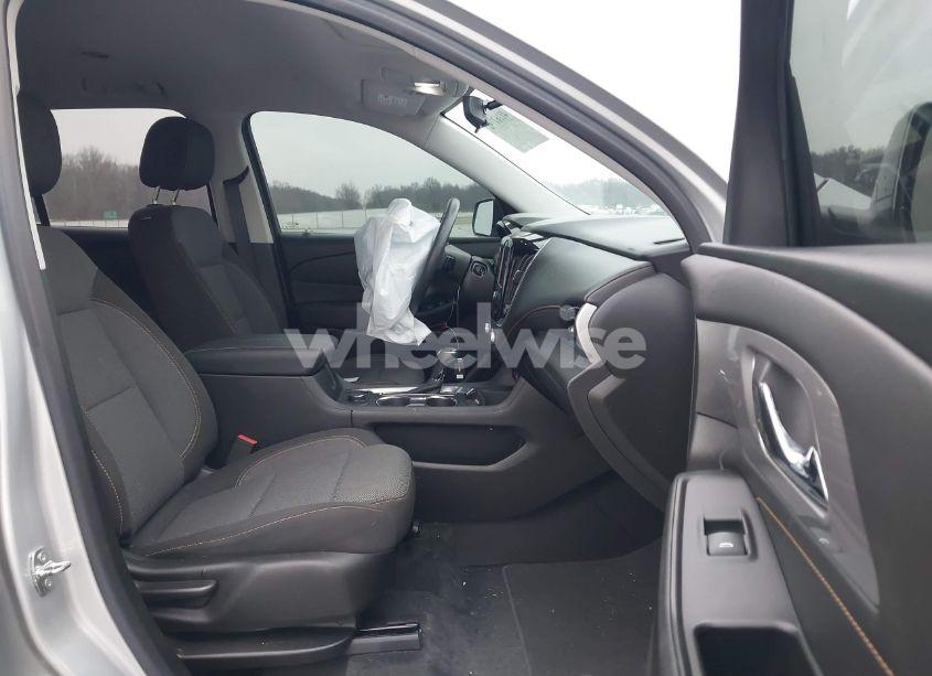 Photo 5 of 2020 Chevrolet Traverse FWD LS (VIN 1GNERFKW7LJ207622)