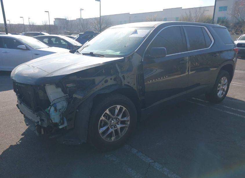 Photo 2 of 2020 Chevrolet Traverse FWD LS (VIN 1GNERFKW7LJ230432)