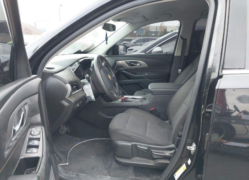 Photo 5 of 2020 Chevrolet Traverse FWD LS (VIN 1GNERFKW7LJ230432)