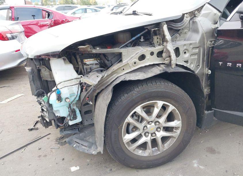 Photo 6 of 2020 Chevrolet Traverse FWD LS (VIN 1GNERFKW7LJ230432)