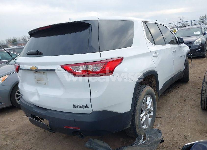 Photo 4 of 2020 Chevrolet Traverse FWD LS (VIN 1GNERFKW7LJ258845)