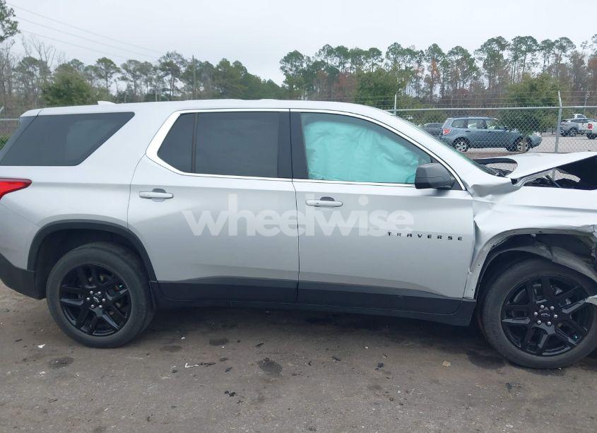 Photo 13 of 2021 Chevrolet Traverse FWD LS (VIN 1GNERFKW7MJ250827)