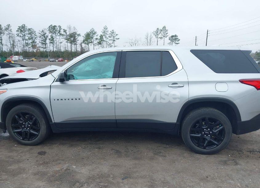 Photo 14 of 2021 Chevrolet Traverse FWD LS (VIN 1GNERFKW7MJ250827)