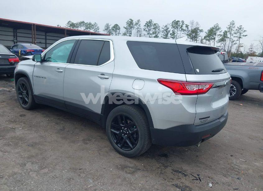 Photo 3 of 2021 Chevrolet Traverse FWD LS (VIN 1GNERFKW7MJ250827)