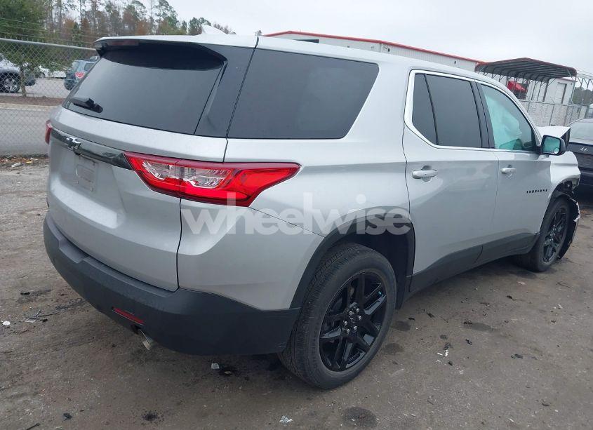 Photo 4 of 2021 Chevrolet Traverse FWD LS (VIN 1GNERFKW7MJ250827)
