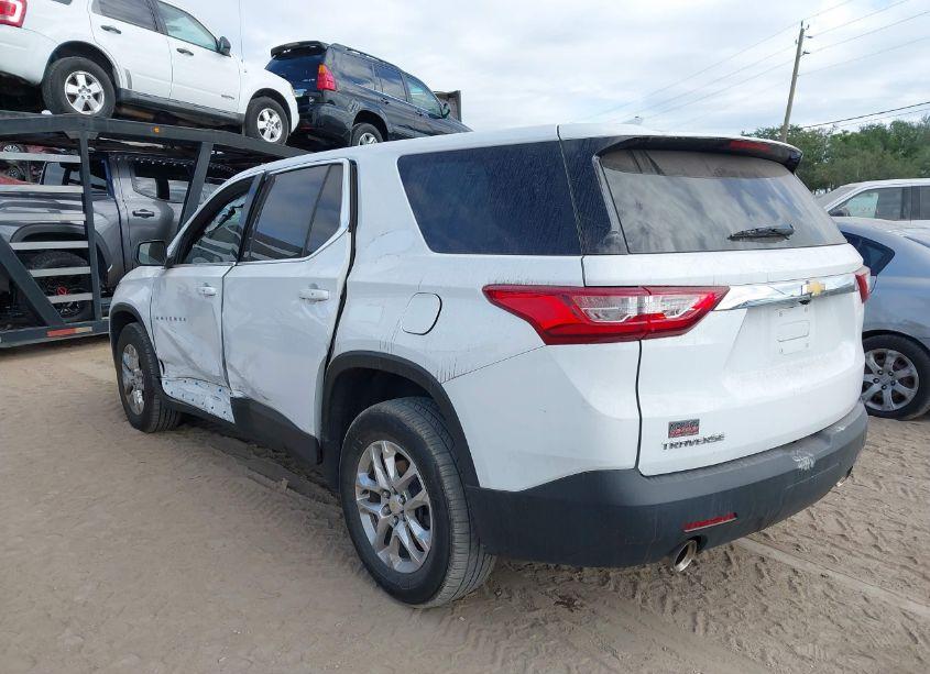 Photo 3 of 2021 Chevrolet Traverse FWD LS (VIN 1GNERFKW7MJ254599)