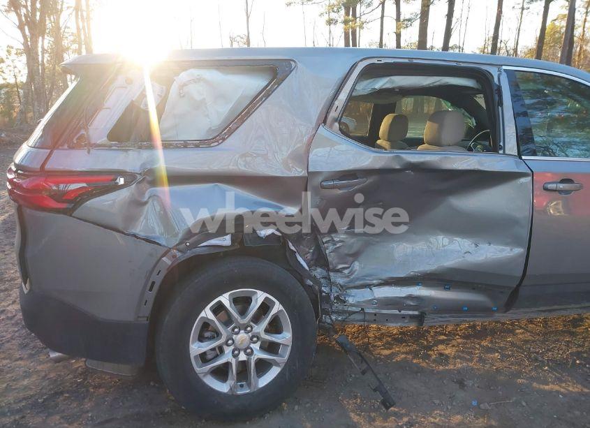 Photo 6 of 2023 Chevrolet Traverse FWD LS (VIN 1GNERFKW7PJ135438)