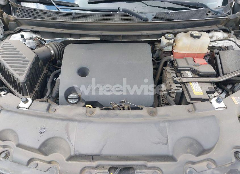 Photo 10 of 2019 Chevrolet Traverse LS (VIN 1GNERFKW8KJ226369)