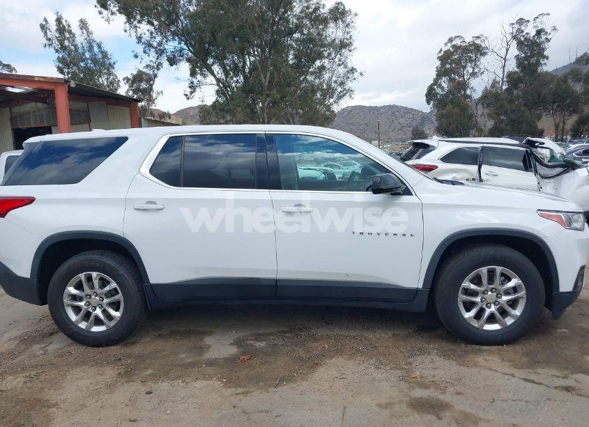 Photo 13 of 2019 Chevrolet Traverse LS (VIN 1GNERFKW8KJ226369)